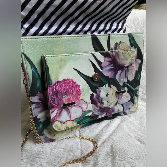 Gray/green Framed Botanical House of Disaster Messenger Purse with Gold Chain - Picture 4 of 13